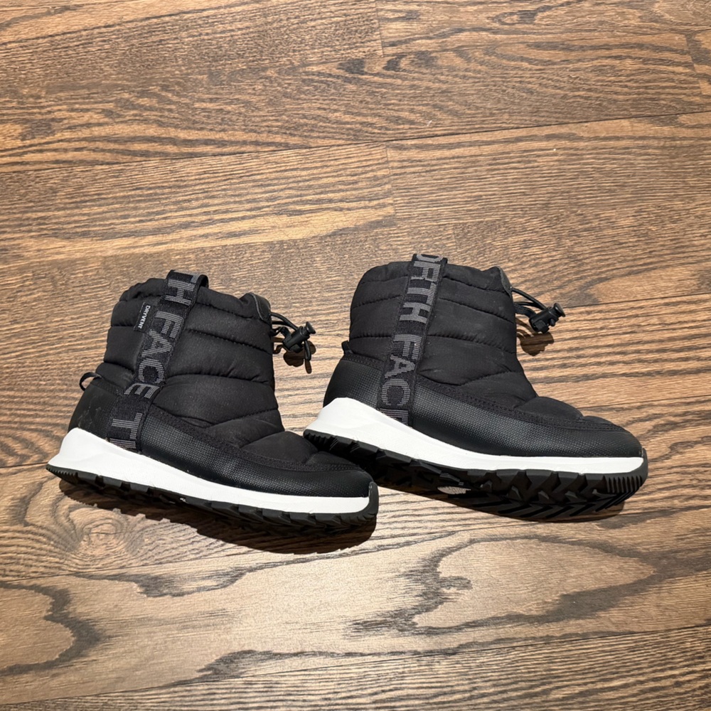 North Face Kids Black Winter Thermoball Boots - size 1